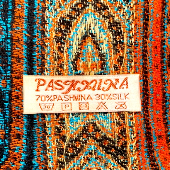 Pashmina Reversible Vintage Throw - Picture 2 of 10